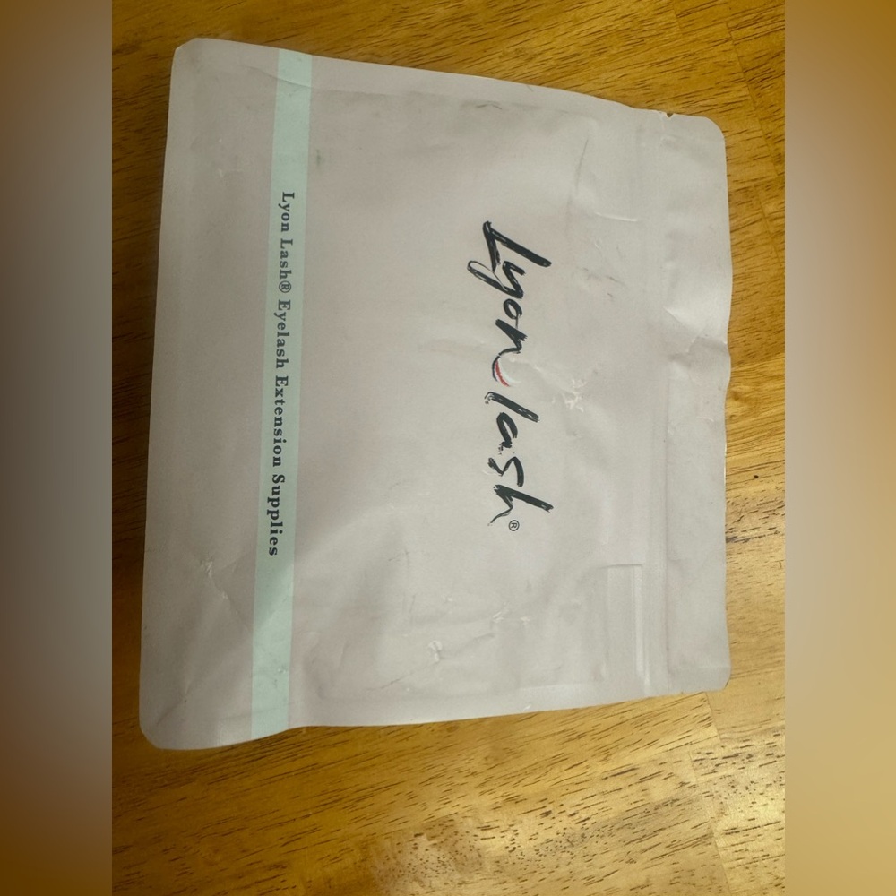 100 Pairs Eyelash Extension Under Eye Gel Pads by Lyon Lash - Lint Free